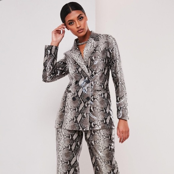 Missguided Snakeskin Double-breasted Blazer - Picture 2 of 6
